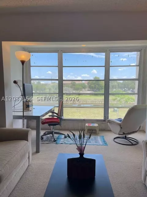 8081 N Sunrise Lakes Dr #306, Sunrise, FL 33322