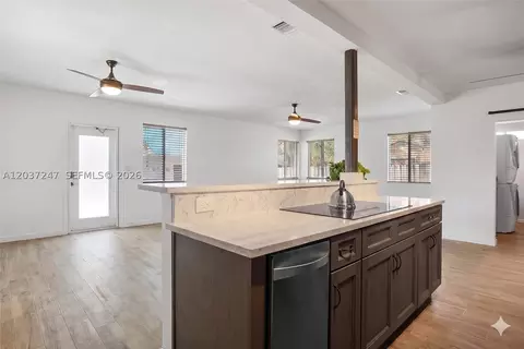316 NW 29th St, Wilton Manors, FL 33311