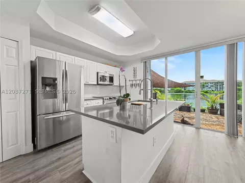 10573 SW 6th St #1206, Pembroke Pines, FL 33025