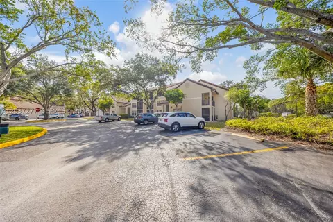 4381 W Mcnab Rd #20, Pompano Beach, FL 33069