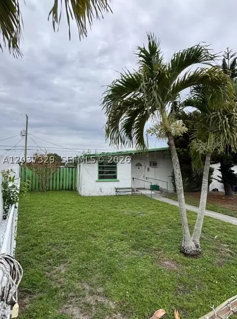 11410 SW 44th St, Miami, FL 33165
