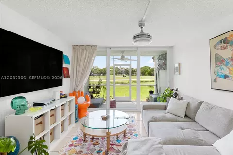 9495 Evergreen Pl #103, Davie, FL 33324