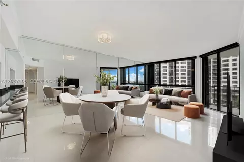520 Brickell Key Dr #A802, Miami, FL 33131