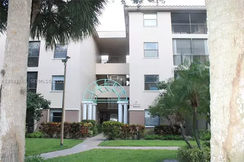 4400 NW 30th St #326, Coconut Creek, FL 33066