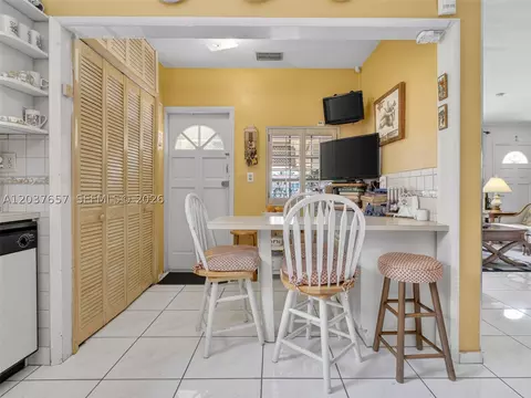 5430 W 4th Ln, Hialeah, FL 33012 photo 20