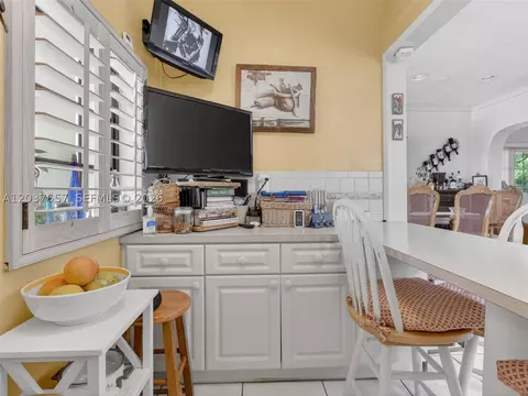 5430 W 4th Ln, Hialeah, FL 33012 photo 19