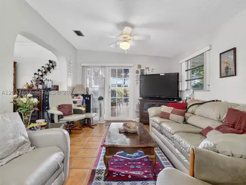 5430 W 4th Ln, Hialeah, FL 33012 photo 6