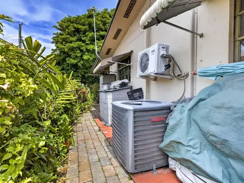 5430 W 4th Ln, Hialeah, FL 33012 photo 41