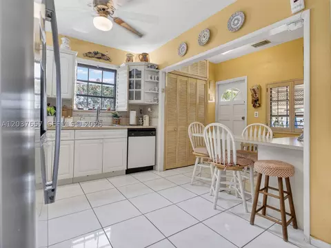 5430 W 4th Ln, Hialeah, FL 33012 photo 16