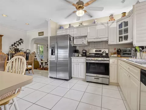 5430 W 4th Ln, Hialeah, FL 33012 photo 15