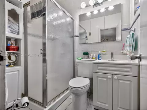 5430 W 4th Ln, Hialeah, FL 33012 photo 27