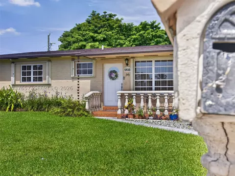 5430 W 4th Ln, Hialeah, FL 33012 photo 3