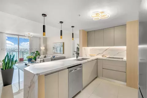 1250 S Miami Ave #2305, Miami, FL 33130