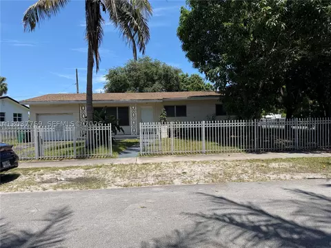 17805 NE 7th Ct, Miami, FL 33162
