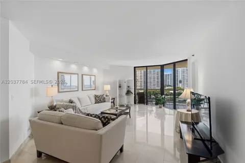 20191 E Country Club Dr #803, Aventura, FL 33180