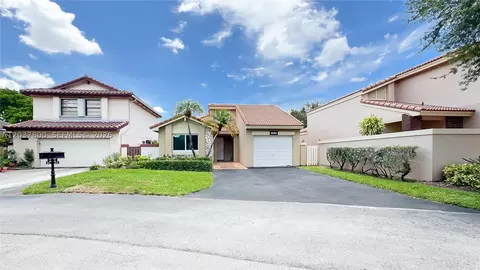 6316 NW 173rd St, Hialeah, FL 33015
