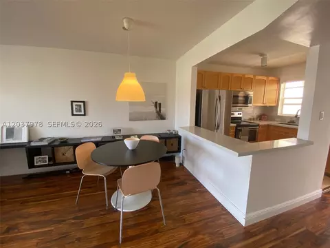8861 Sunrise Lakes Blvd #311, Sunrise, FL 33322