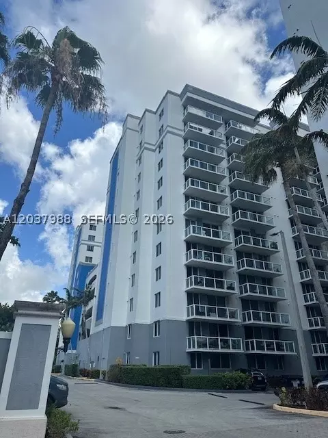 5091 NW 7th St #1008, Miami, FL 33126