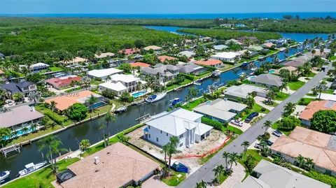 8967 SE Star Island Way, Hobe Sound, FL 33455