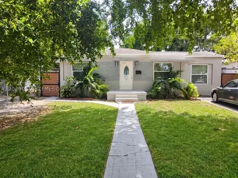 2434 Polk St, Hollywood, FL 33020