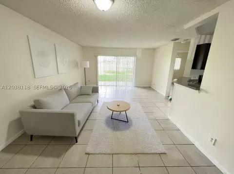 3417 NW 44th St #104, Oakland Park, FL 33309
