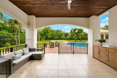 Exterior - 11111 SW 77th Ave, Pinecrest, FL 33156 photo 3 of 3