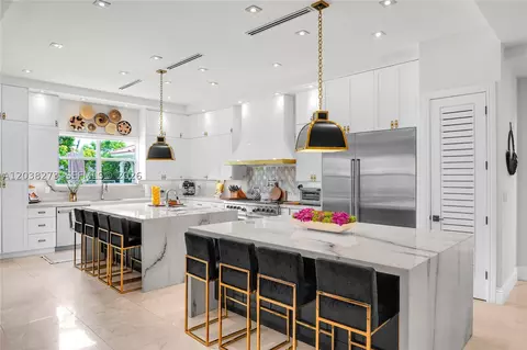 Kitchen - 11111 SW 77th Ave, Pinecrest, FL 33156 photo 5 of 7