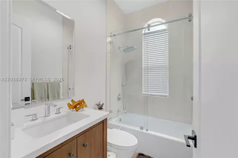 Bath - 11111 SW 77th Ave, Pinecrest, FL 33156 photo 1 of 6