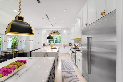 Kitchen - 11111 SW 77th Ave, Pinecrest, FL 33156 photo 4 of 7