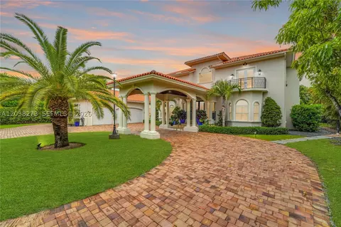 Exterior - 11111 SW 77th Ave, Pinecrest, FL 33156 photo 1 of 3