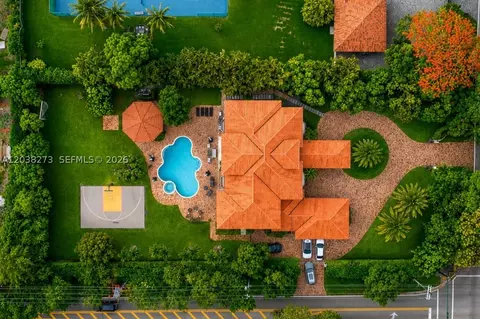 View/Area - 11111 SW 77th Ave, Pinecrest, FL 33156 photo 2 of 3