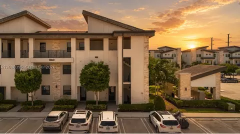 10443 NW 82nd St #8, Doral, FL 33178