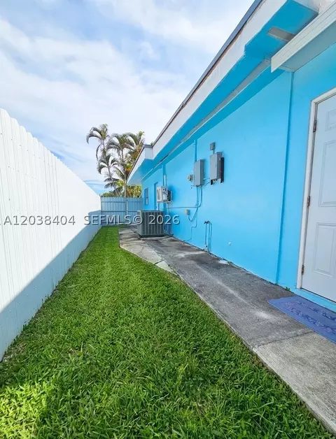 Undisclosed, Hialeah, FL 33013 photo 17
