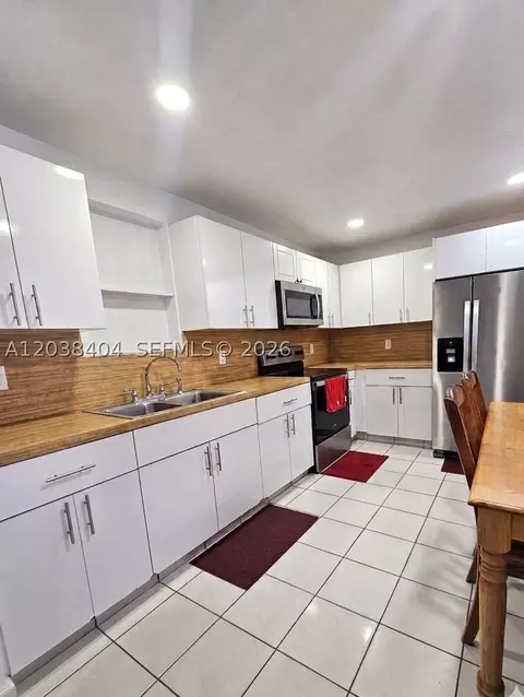 Undisclosed, Hialeah, FL 33013 photo 12