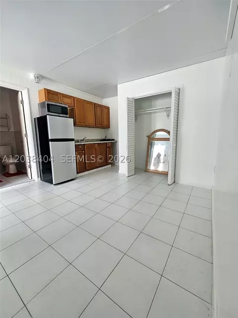 Undisclosed, Hialeah, FL 33013 photo 16