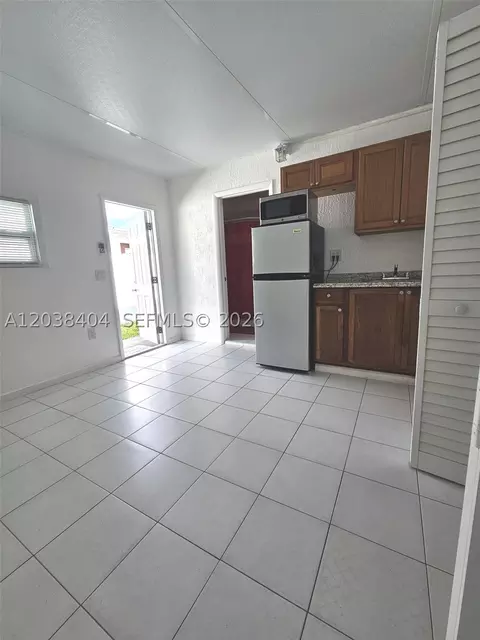 Undisclosed, Hialeah, FL 33013 photo 15