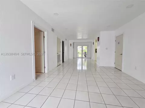 Undisclosed, Hialeah, FL 33013 photo 3