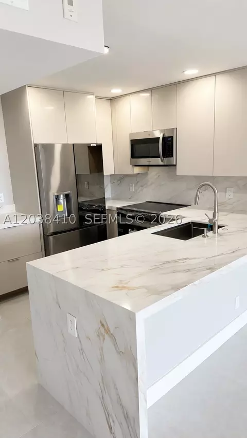 20379 W Country Club Dr #1437, Aventura, FL 33180