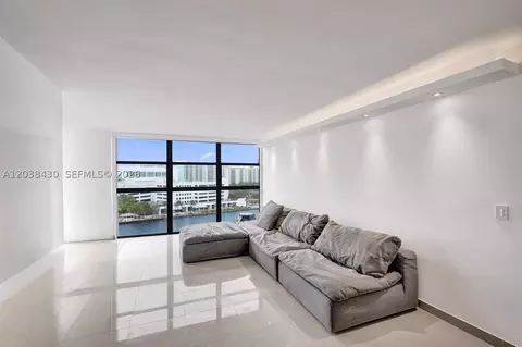 400 Leslie Dr #1022, Hallandale Beach, FL 33009