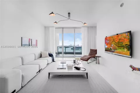 900 Biscayne Blvd #2302, Miami, FL 33132