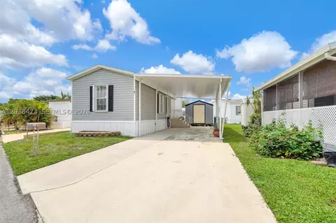 8709 SW 17th Ct, Davie, FL 33324