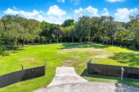 11353 SW 69th Ct, Pinecrest, FL 33156