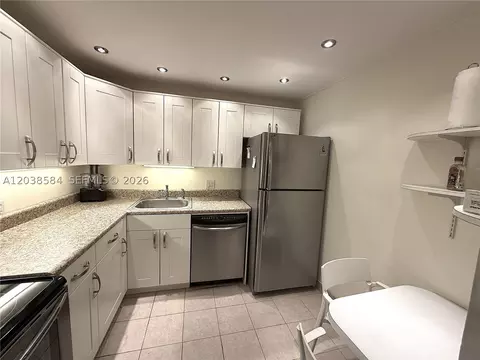 20335 W Country Club Dr #1105, Aventura, FL 33180