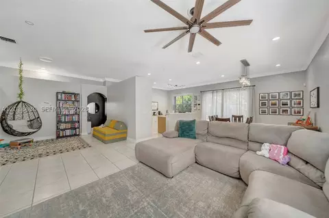 1531 SW 194th Ter, Pembroke Pines, FL 33029