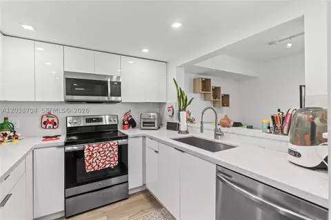 2055 SW 122nd Ave #326, Miami, FL 33175