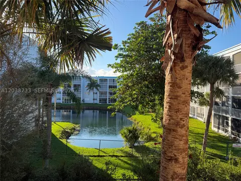 610 NE 2nd St #305, Dania Beach, FL 33004