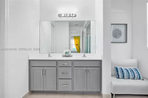 Bath - 4242 Rosa Dr, Lighthouse Point, FL 33064 photo 1 of 2
