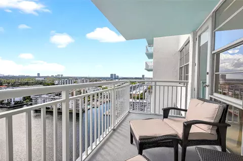 301 174th St Apt 1905 Den #1905 + DEN, Sunny Isles Beach, FL 33160