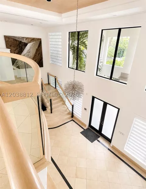 Entry Way - 10395 SW 67th Ave, Pinecrest, FL 33156 photo 2 of 3