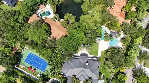 View/Area - 10395 SW 67th Ave, Pinecrest, FL 33156 photo 1 of 4